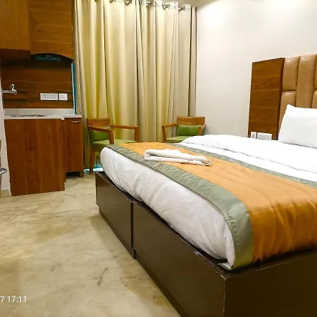 J P House Hotel